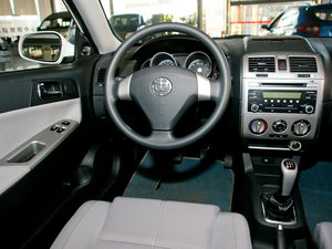 2010款1.5L 手动舒适版 中控区