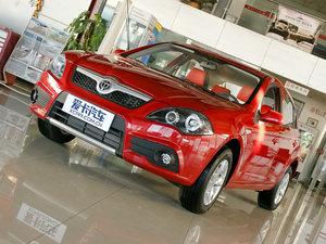 2010款1.5L 手动豪华版 整体外观