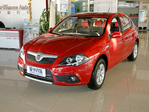 2010款1.5L 手动豪华版 整体外观