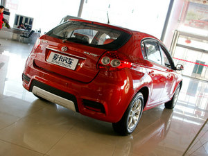 2010款1.5L 手动豪华版 整体外观