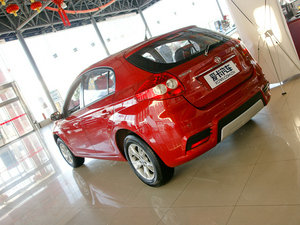 2010款1.5L 手动豪华版 整体外观