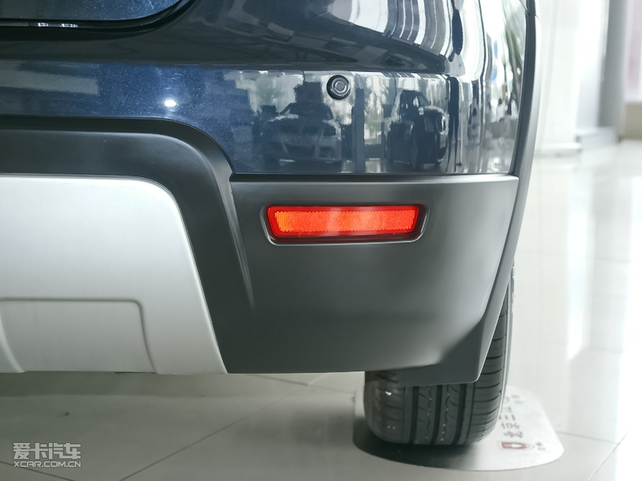 2010�����A�E��CROSS 1.5L �քӺ��A��