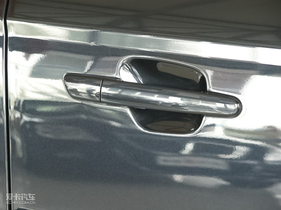 2010�����A�E��CROSS 1.5L �ք�(d��ng)���A��