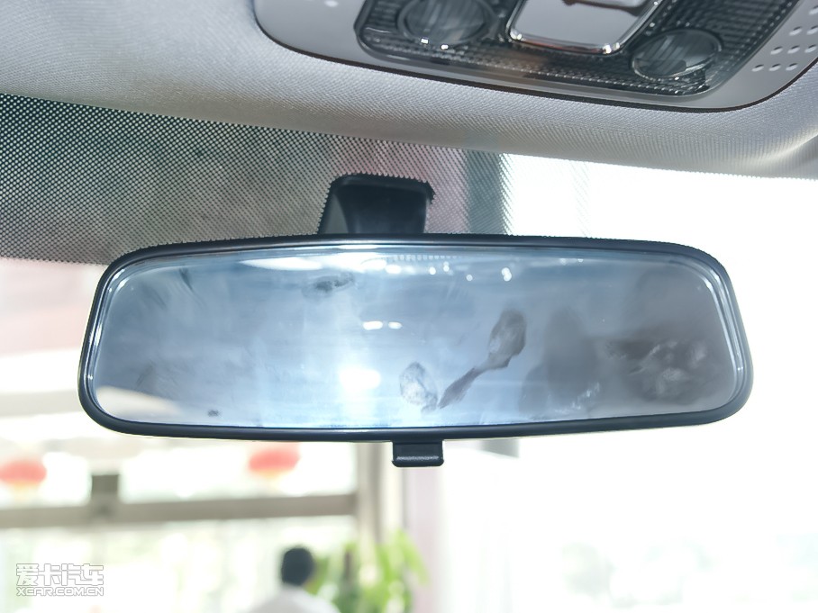 2010�����A�E��CROSS 1.5L �քӺ��A��