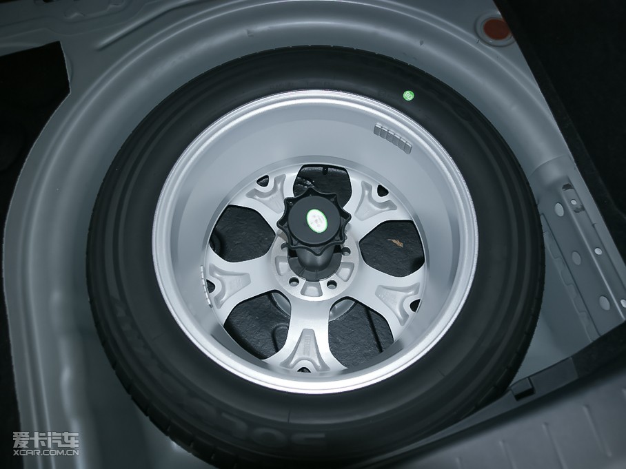 2010�����A�E��CROSS 1.5L �քӺ��A��