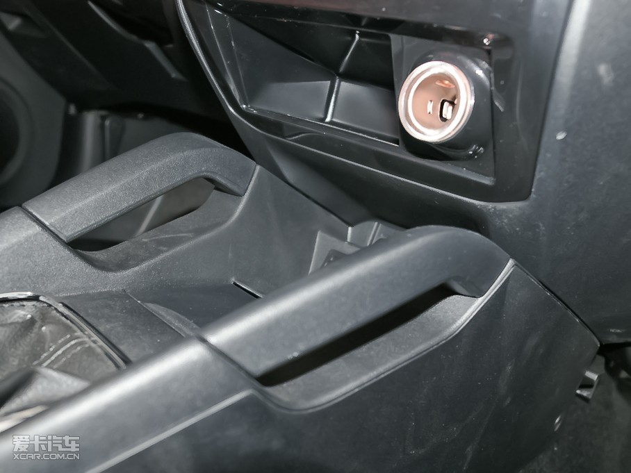 2010�����A�E��CROSS 1.5L �քӺ��A��