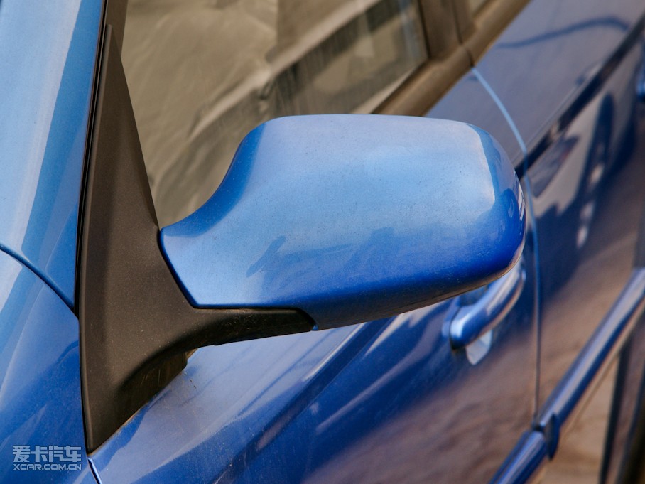 2010�����A�E��CROSS 1.5L �քӺ��A��