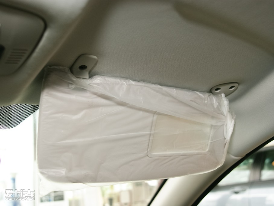 2010�����A�E��CROSS 1.5L �ք����m��