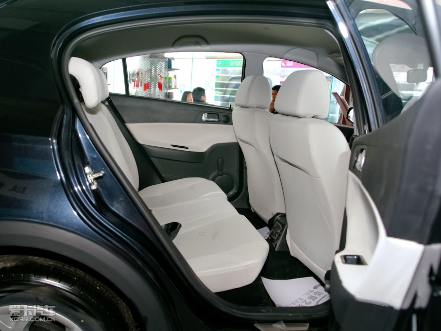 2010�����A�E��CROSS 1.5L �ք����m��