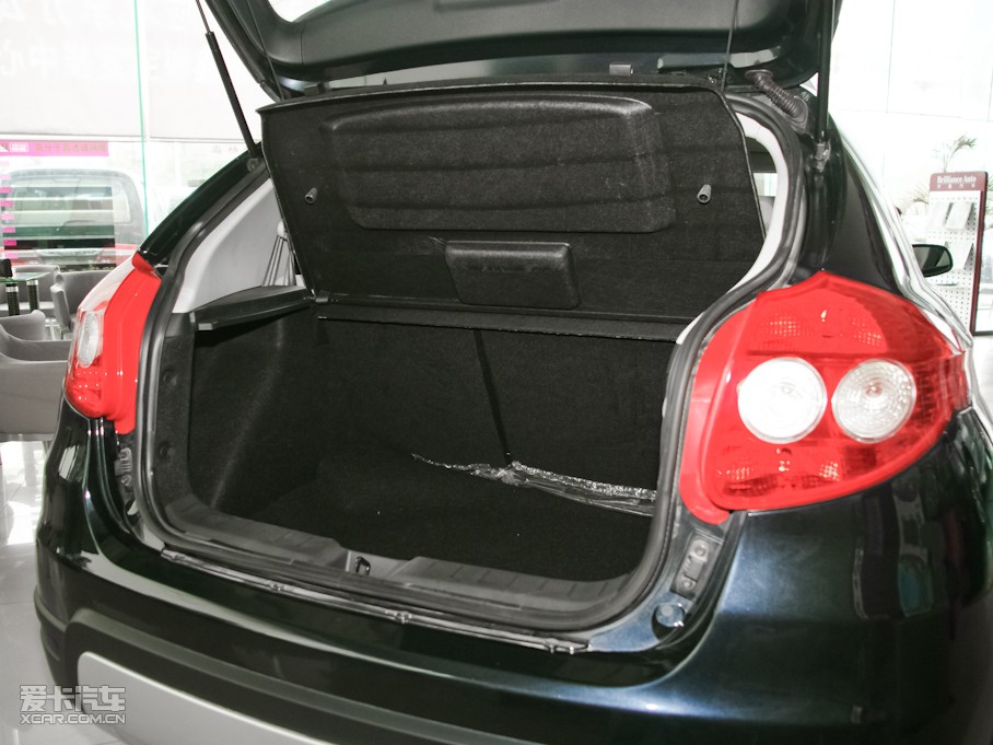 2010�����A�E��CROSS 1.5L �ք����m��