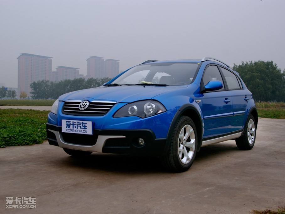 2010�����A�E��CROSS 1.5L �քӺ��A��
