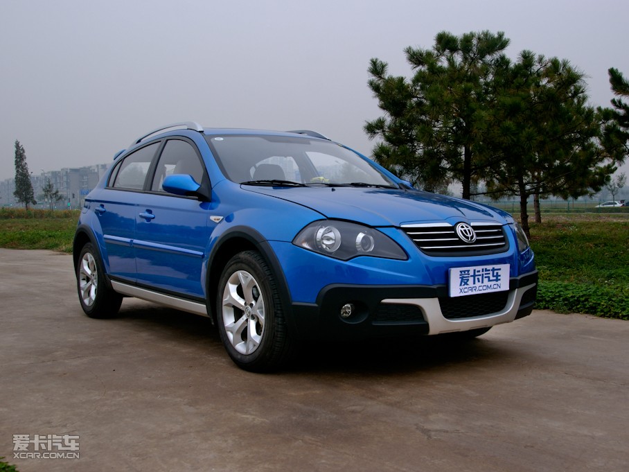 2010�����A�E��CROSS 1.5L �քӺ��A��