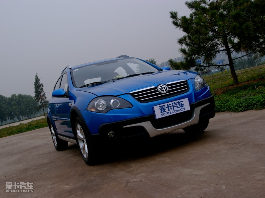 2010�����A�E��CROSS 1.5L �քӺ��A��