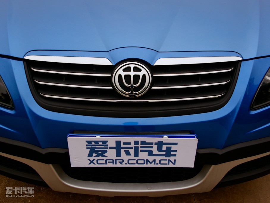 2010�����A�E��CROSS 1.5L �քӺ��A��