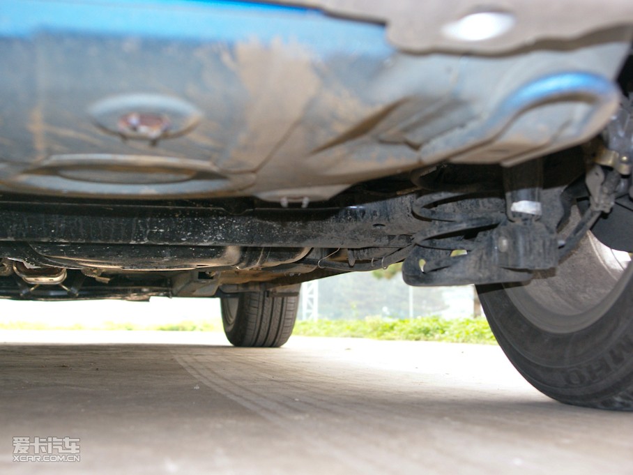 2010�����A�E��CROSS 1.5L �քӺ��A��