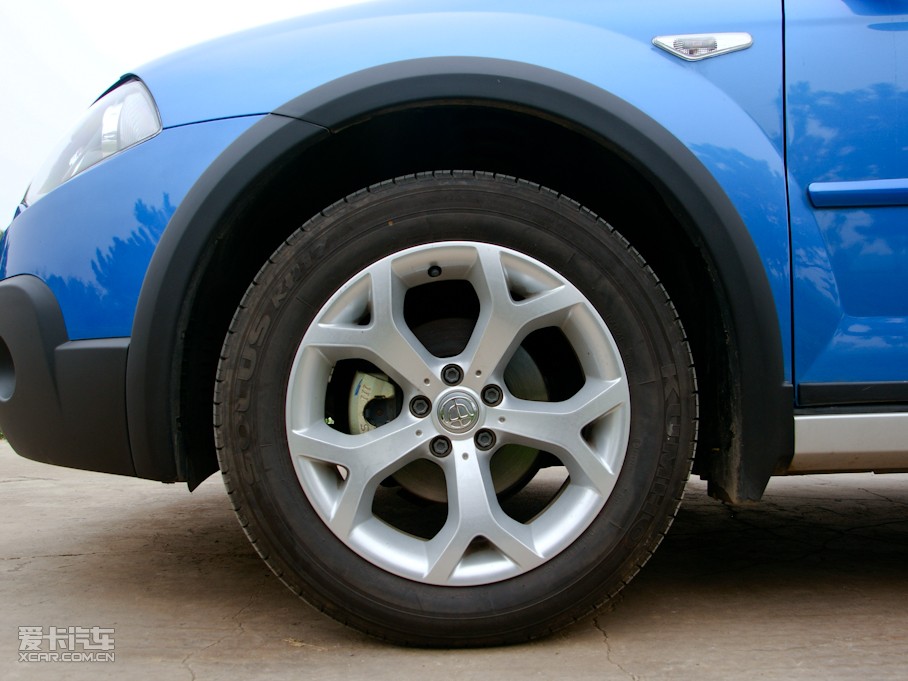 2010�����A�E��CROSS 1.5L �քӺ��A��