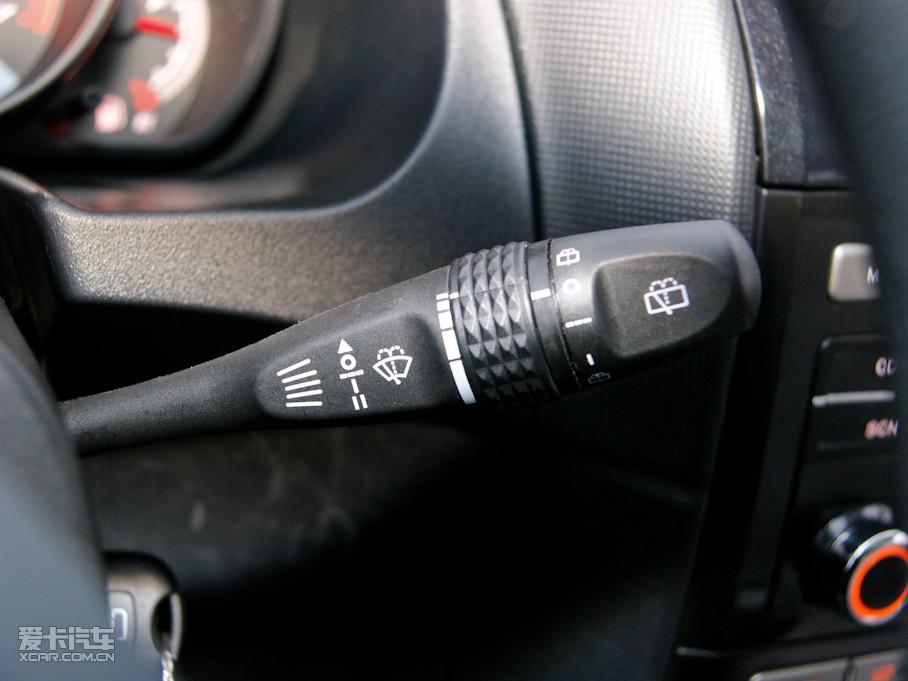 2010�����A�E��CROSS 1.5L �քӺ��A��