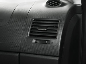 2010款1.5L 手动舒适版 中控区