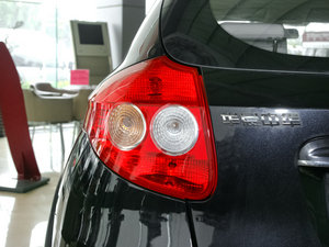 2010款1.5L 手动舒适版 细节外观