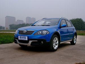 2010款1.5L 手动豪华版 左前45度