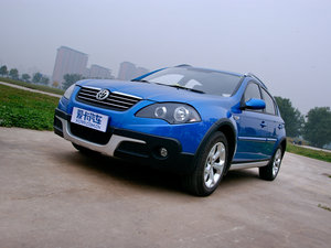 2010款1.5L 手动豪华版 整体外观