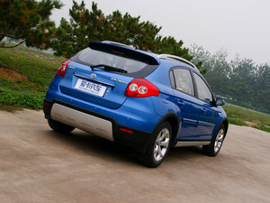2010款1.5L 手动豪华版 整体外观