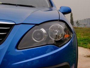 2010款1.5L 手动豪华版 大灯