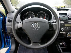 2010款1.5L 手动豪华版 方向盘