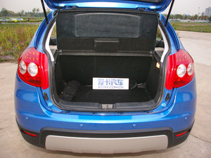 2010款1.5L 手动豪华版 行李厢空间