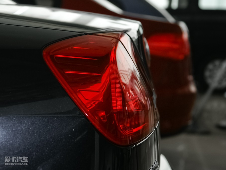 2011�����A�E�� 1.8L �ԄӺ��A��