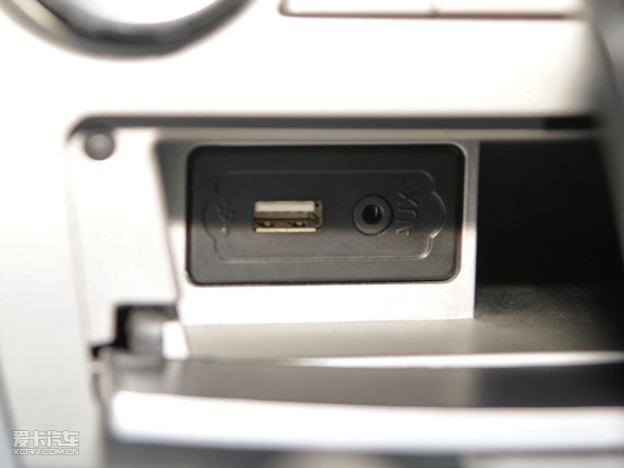 2011�����A�E�� 1.8L �ԄӺ��A��