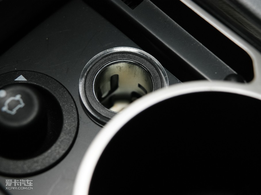 2011�����A�E�� 1.8L �ԄӺ��A��