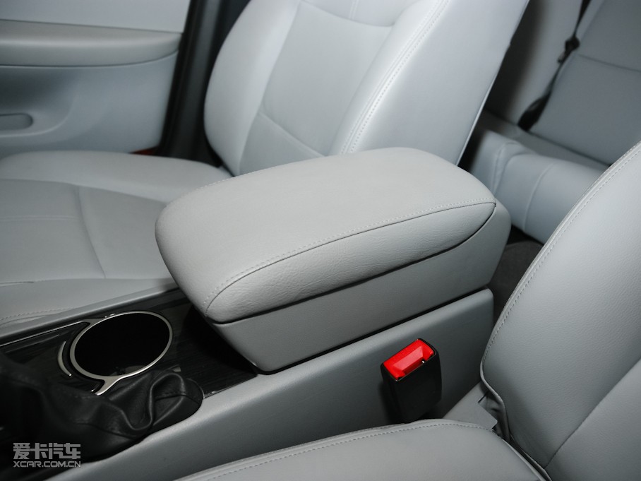 2011�����A�E�� 1.8L �Ԅ�(d��ng)���A��