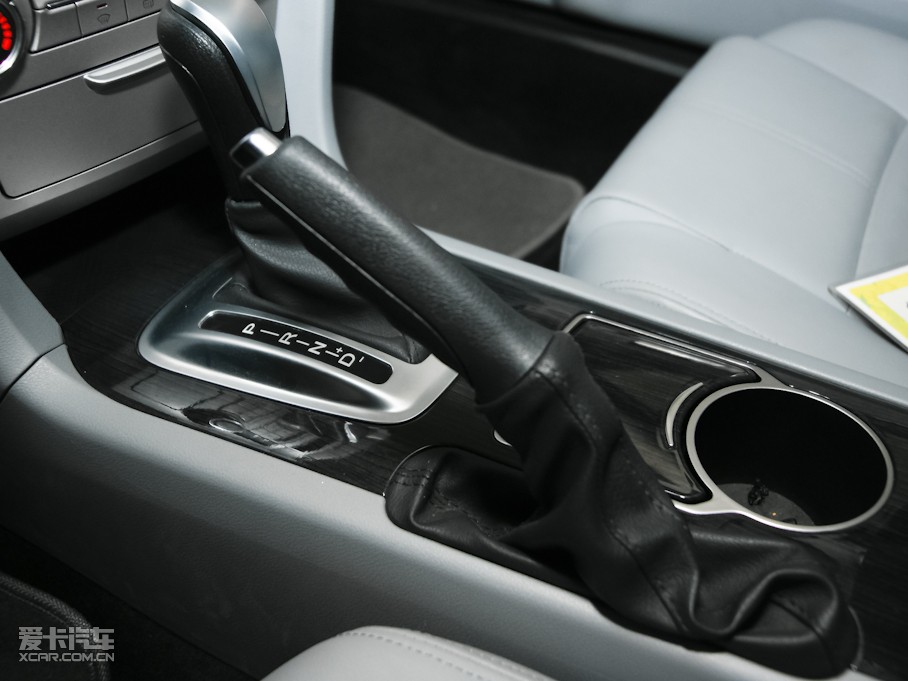 2011�����A�E�� 1.8L �ԄӺ��A��