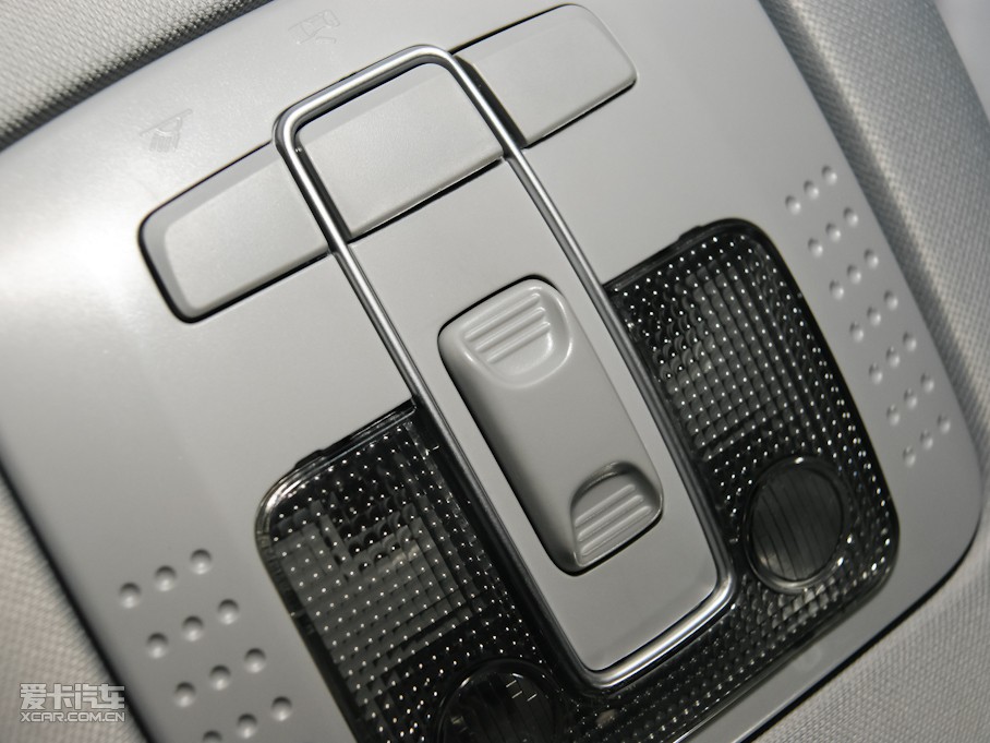 2011�����A�E�� 1.8L �ԄӺ��A��