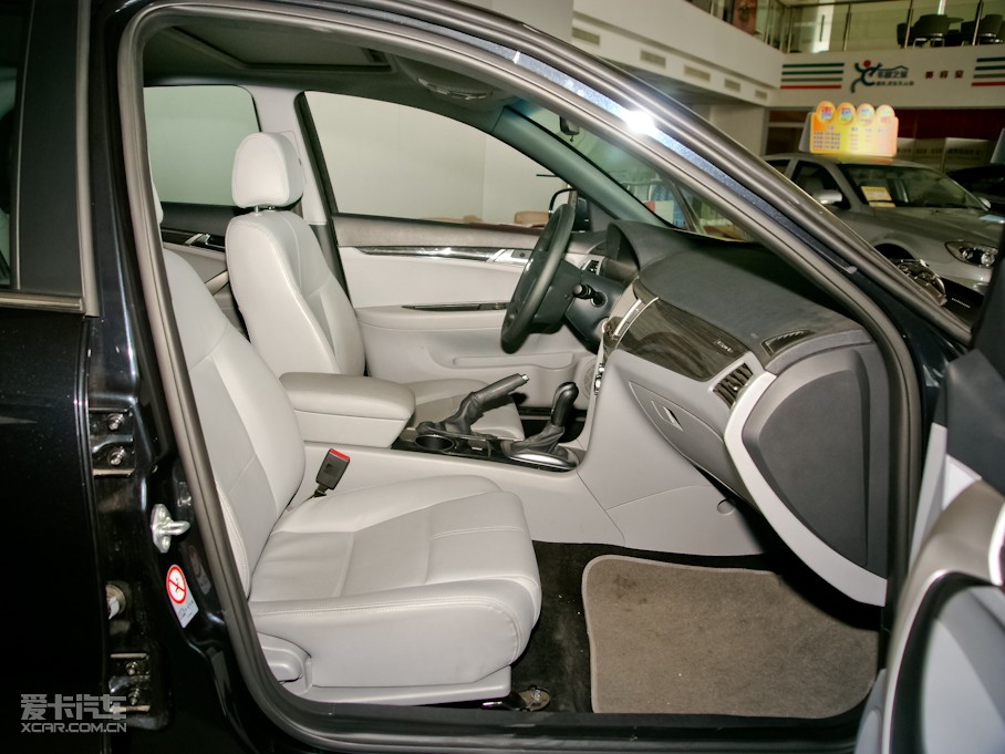 2011�����A�E�� 1.8L �ԄӺ��A��