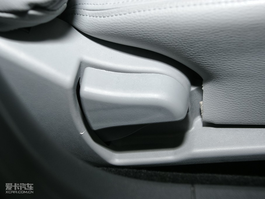 2011�����A�E�� 1.8L �ԄӺ��A��