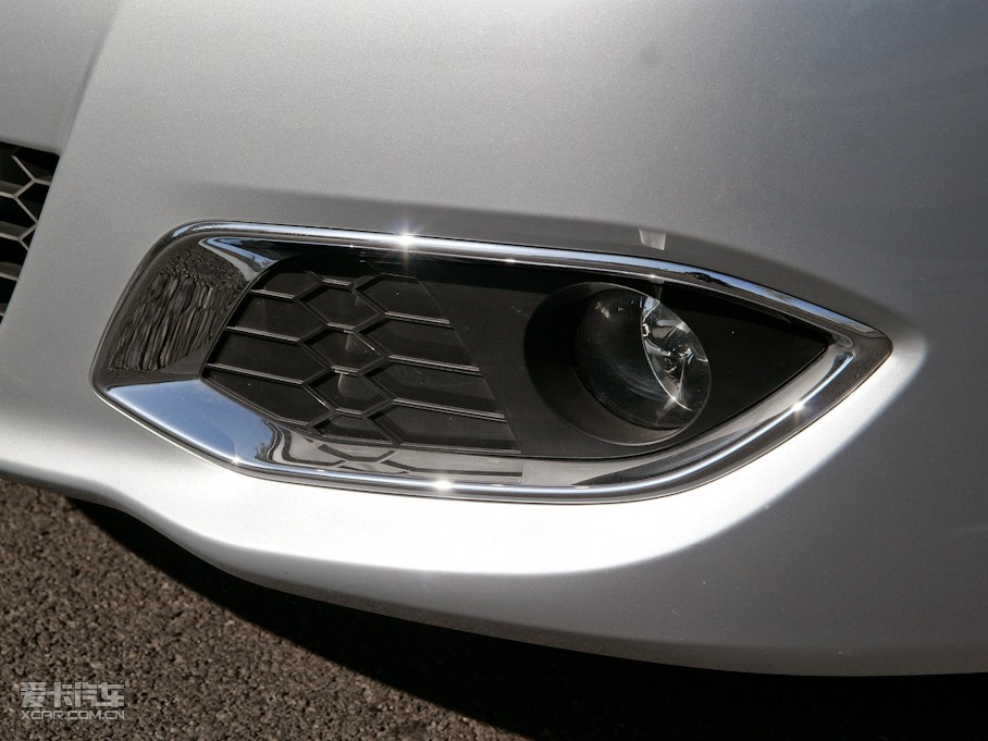 2011�����A�E�� 1.8L �քӺ��A��