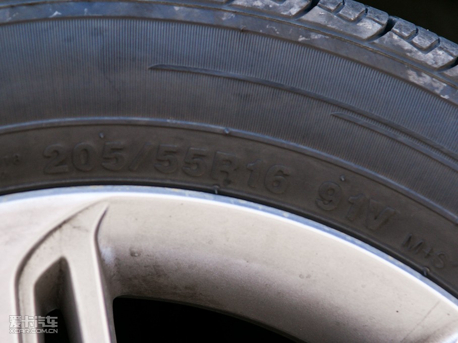 2011�����A�E�� 1.8L �քӺ��A��