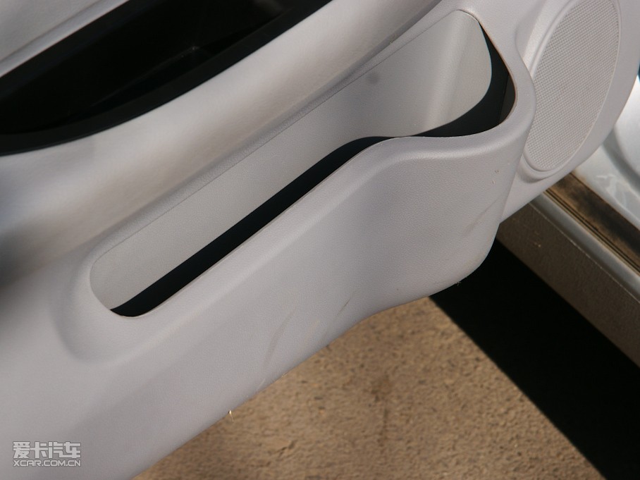 2011�����A�E�� 1.8L �քӺ��A��