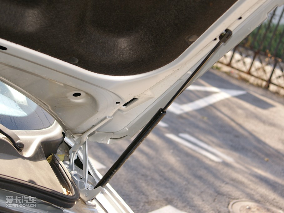 2011�����A�E�� 1.8L �քӺ��A��