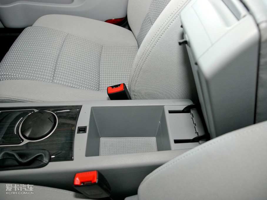 2011�����A�E�� 1.6L �ք����m��