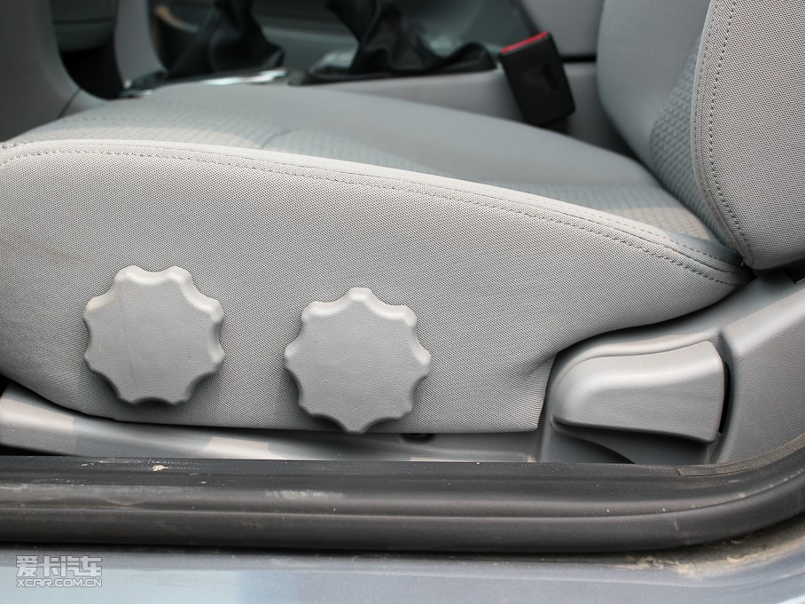 2011�����A�E�� 1.8L �ք����m��