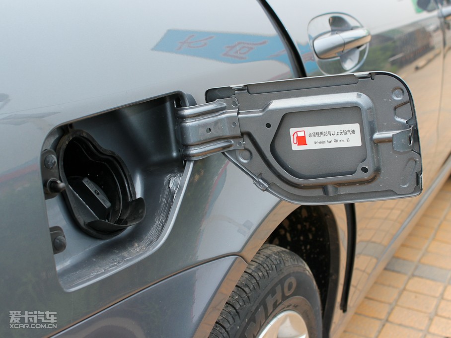 2011�����A�E�� 1.8L �ք����m��