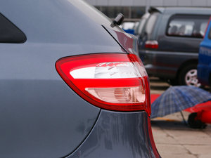 2011款2.0L 手动豪华版 细节外观