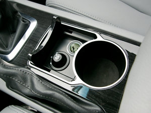 2011款2.0L 手动豪华版 空间座椅