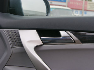 2011款2.0L 手动豪华版 空间座椅