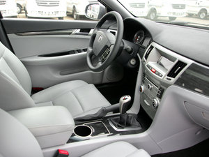 2011款2.0L 手动豪华版 空间座椅