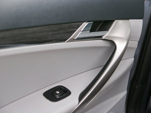 2011款2.0L 手动豪华版 空间座椅