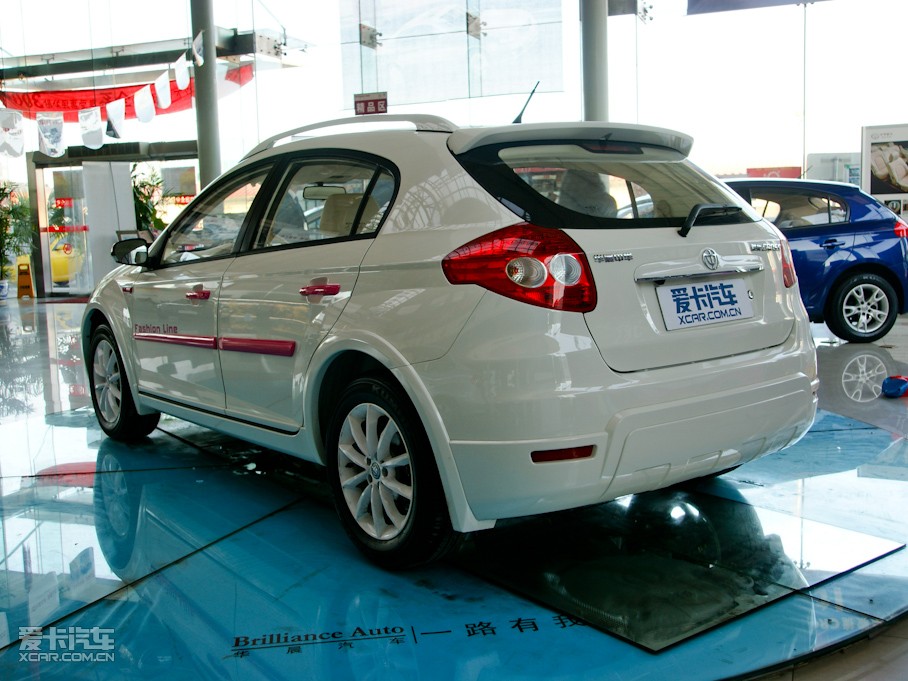 2010�����A�E��CROSS �w�� 1.5L �Ԅӕr�а�